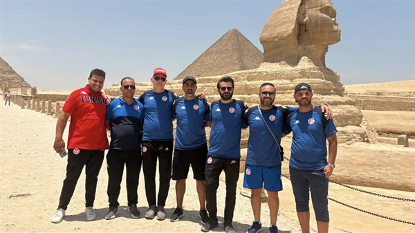 منتخب تونس للكرة النسائية يشيد بحفاوة الاستقبال في مصر ويزور الأهرامات