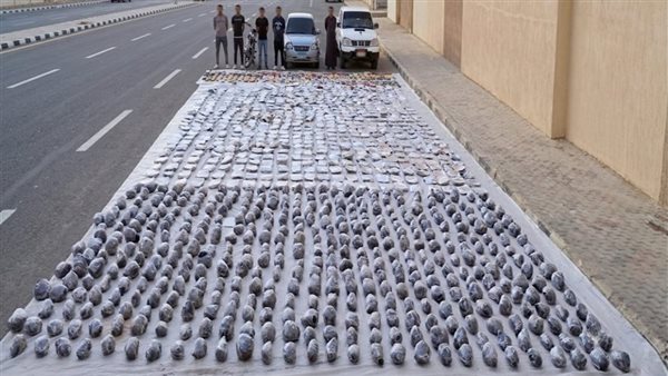 «ضربة قوية لتجار السموم».. ضبط 2 طن مخدرات في السويس بقيمة 125 مليون جنيه