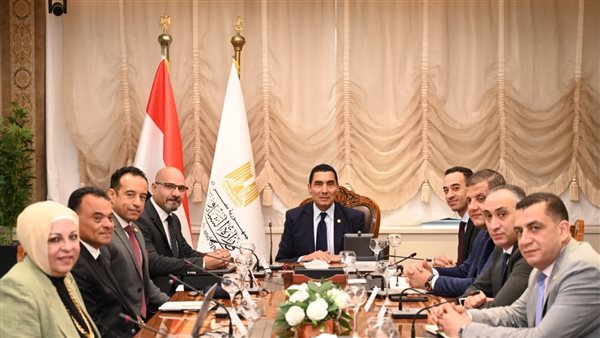 وزير الرياضة يناقش آليات إطلاق مشروع «اقتصاد الشباب» لتعظيم المساهمة بالنشاط الاقتصادي