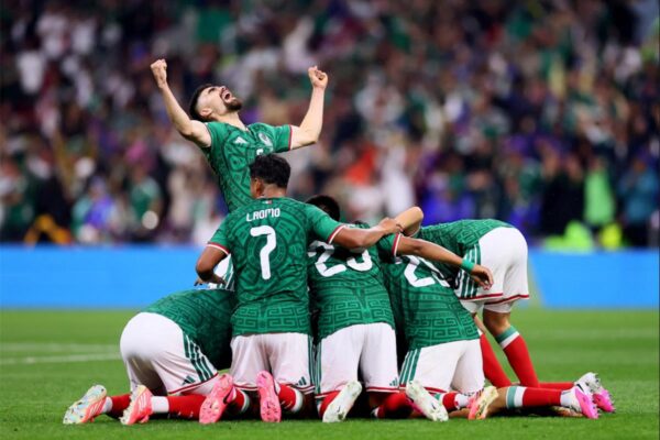فيديو | المكسيك تضرب الإكوادور بثنائية وتواصل مشوارها في كأس العالم
