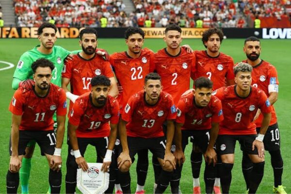 شبكة إنجليزية ترشح لاعبًا مصريًا لتعويض رحيل محمد صلاح عن ليفربول