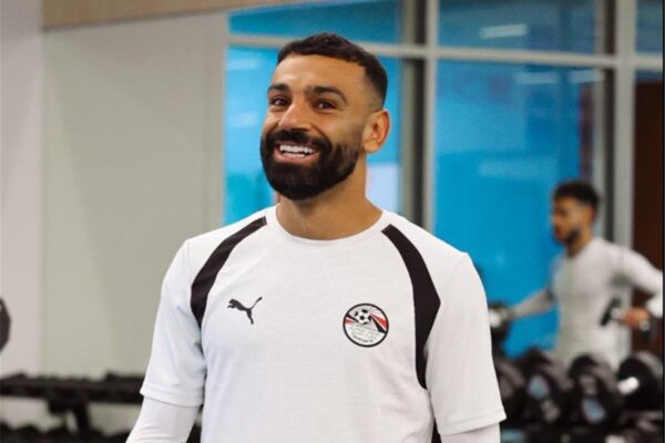شبكة إنجليزية: بين 4 لاعبين مجانيين.. محمد صلاح مرشح للانتقال إلى فريق إنجليزي