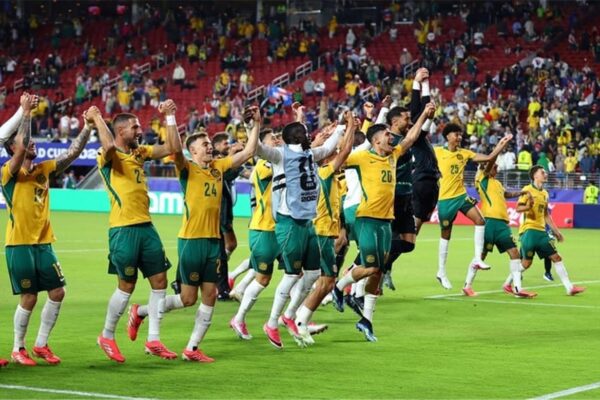 مدرب أستراليا: سنواجه منتخب مصر وليس مرموش وصلاح فقط