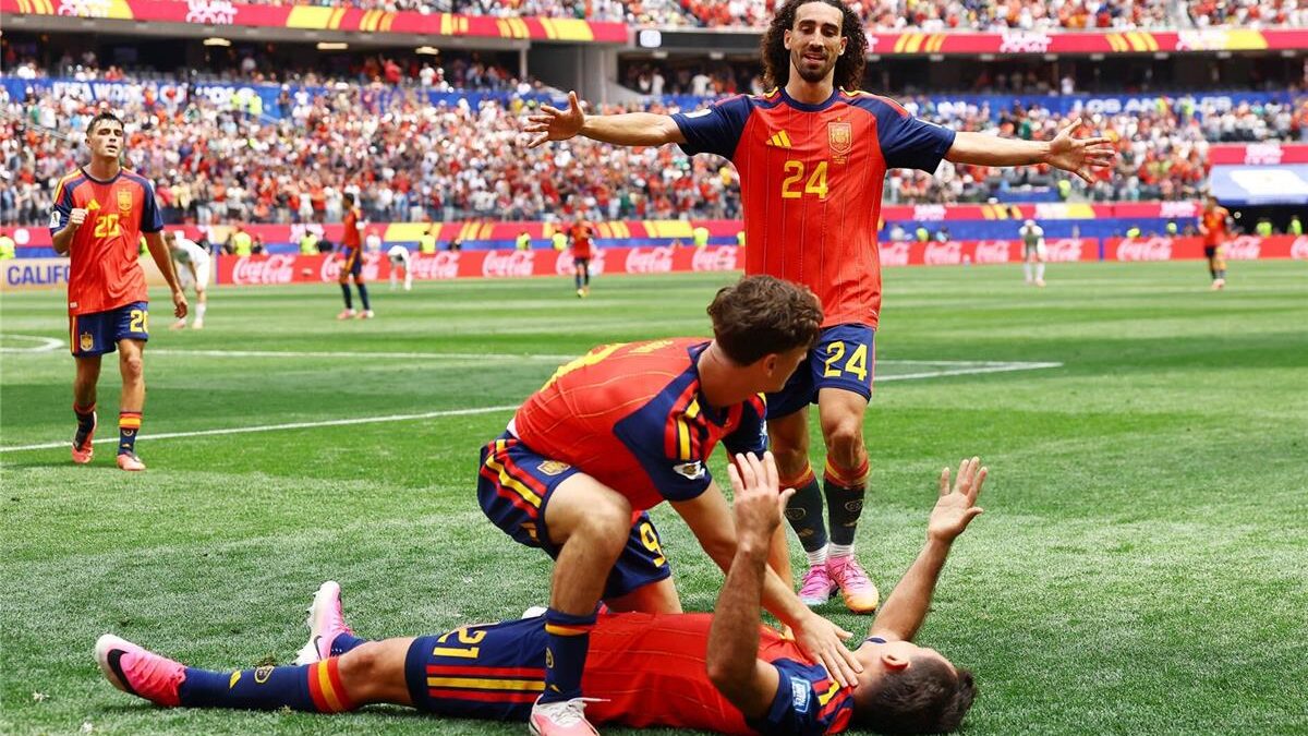 منافس إسبانيا في دور الـ 16 بـ كأس العالم بعد الفوز على النمسا