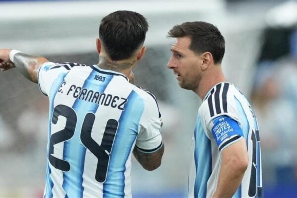 سبب غير متوقع وراء إصدار ريال مدريد بيانات رسمية بشأن فرنانديز وأوليس