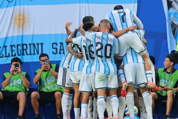 فيديو | أسيست ميسي.. الأرجنتين تسجل الهدف الثالث أمام الرأس الأخضر