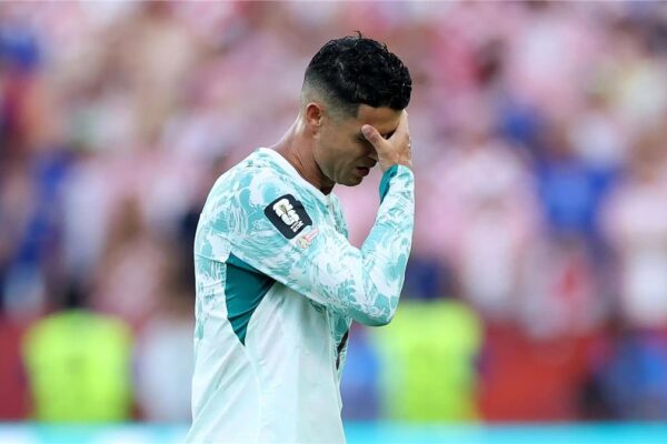 إحصائية غريبة.. حارس إفريقي يتفوق على رونالدو في كأس العالم