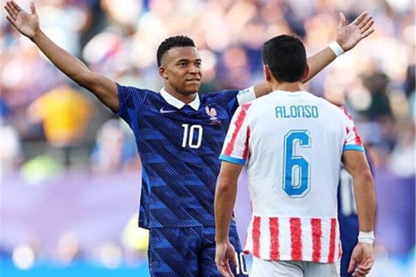 فيديو | فرنسا تعبر كمين باراجواي وتضرب موعدًا مع المغرب في ربع نهائي كأس العالم