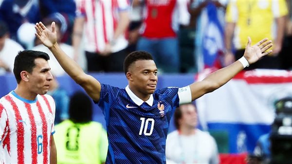 مبابي يعادل ديشامب في عدد المباريات الدولية ويقود فرنسا لربع نهائي المونديال