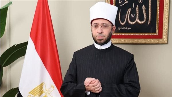 وزير الأوقاف يشيد بالدكتورة آمال إسماعيل التي أحرزت الدكتوراة في سن الثالثة والثمانين ويقرر تكريمها