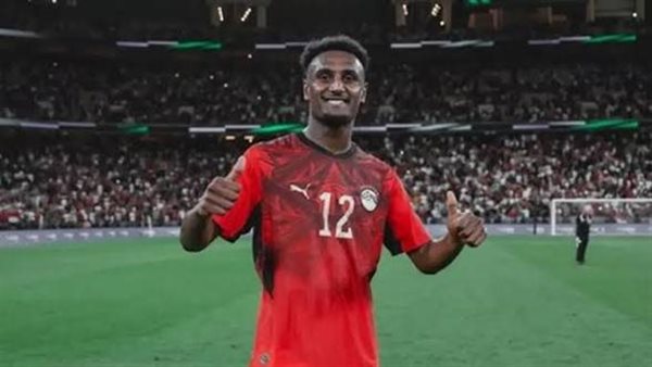 لاخلاف بين نجلي والعميد.. وأنا وكيله في مصر