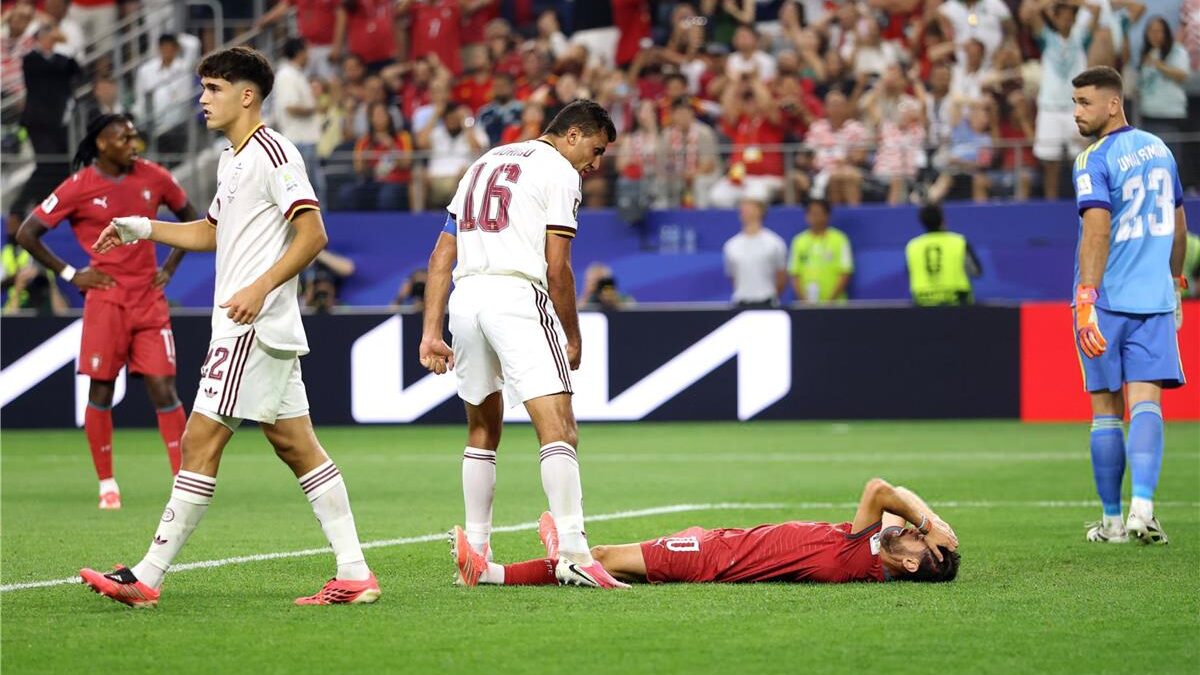 رجل مباراة إسبانيا والبرتغال في كأس العالم
