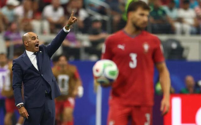 روبرتو مارتينيز: رونالدو يستحق الشكر إلى الأبد.. ونجحنا في إيقاف لاعب إسبانيا