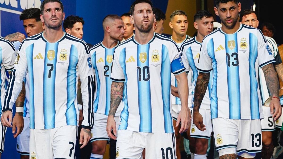 تشكيل الأرجنتين أمام منتخب مصر في كأس العالم.. موقف ميسي