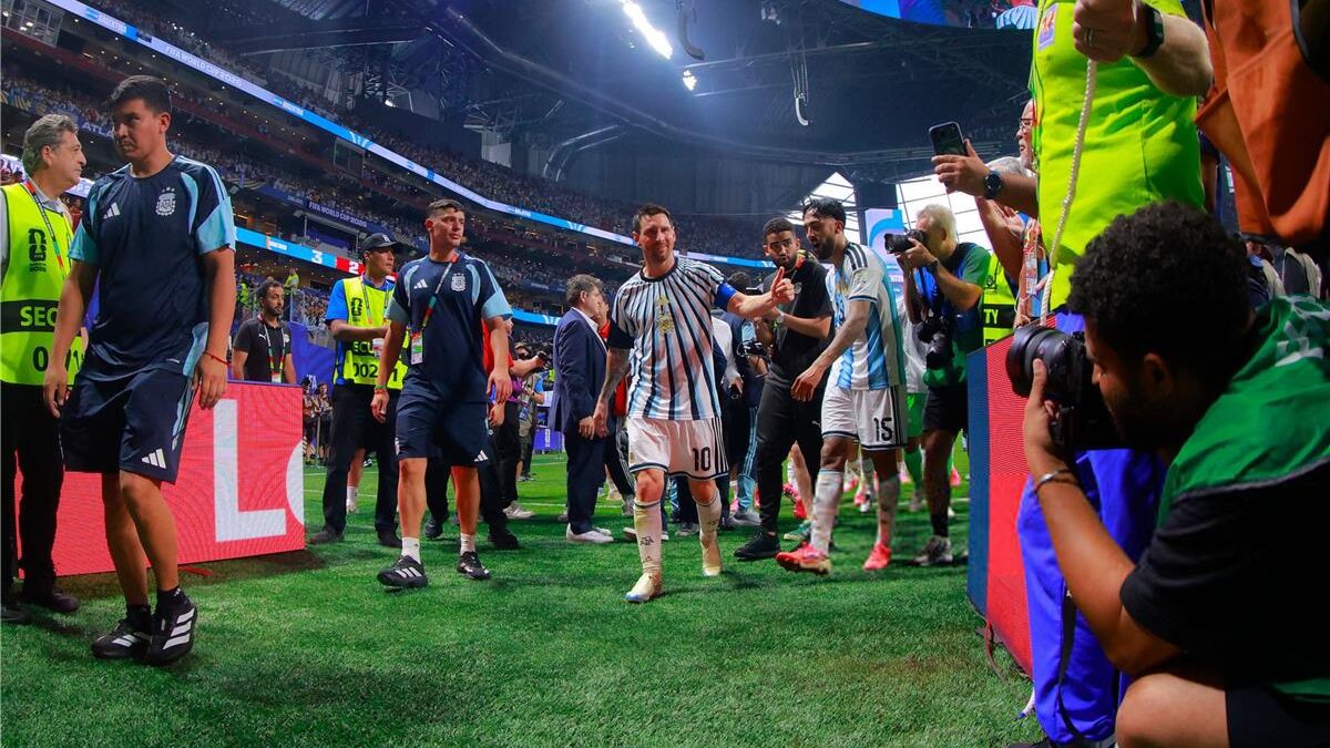 أول تعليق من ميسي بعد فوز الأرجنتين المثير على مصر في كأس العالم