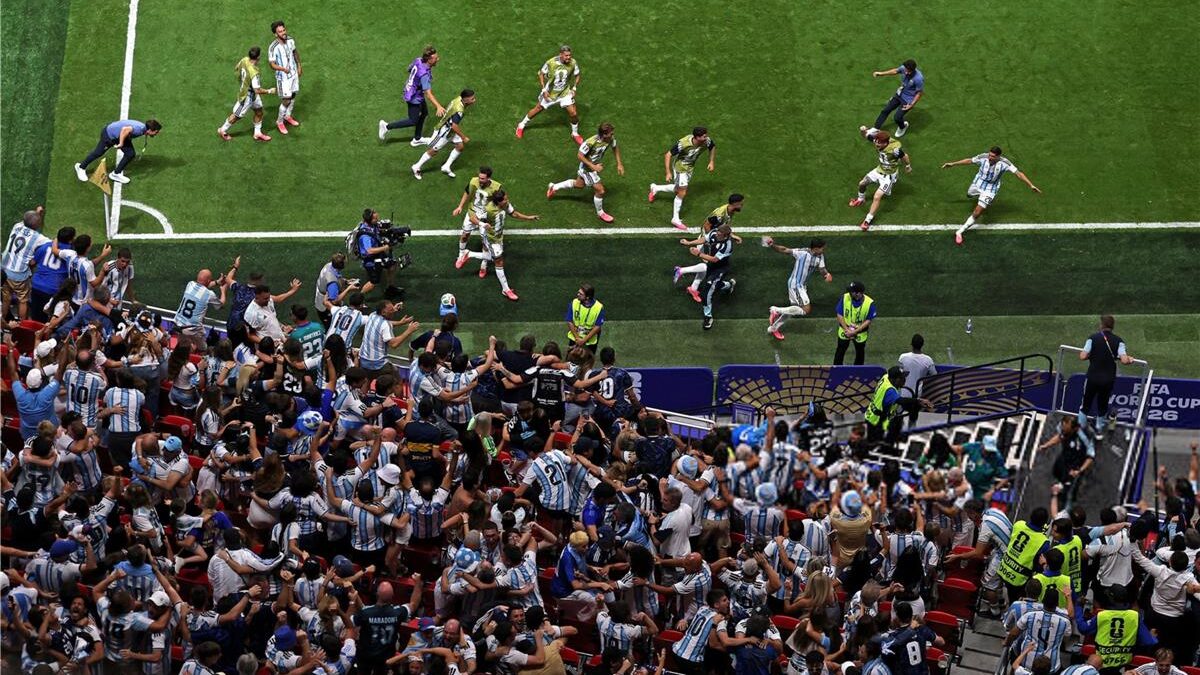 جماهير كرة القدم تهاجم فيفا: سرقتم المباراة من مصر وتلاعبتم بالنتيجة لصالح الأرجنتين