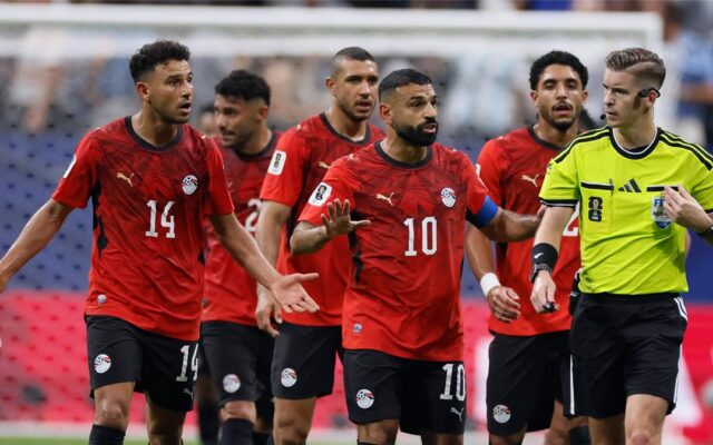 تفوق على أخطائه.. شبكة تحكيمية تقيم أداء حكم مباراة مصر والأرجنتين