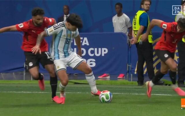 “مصر عانت من الظلم”.. حكم إنجليزي سابق ينتقد التحكيم في مباراة الأرجنتين