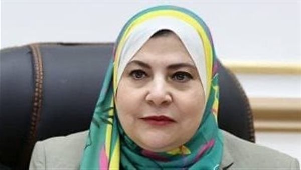 كلية الآداب تحصل على 3 شهادات أيزو دولية جديدة