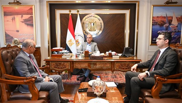 وزير الموارد المائية والري يتابع أعمال تطوير منظومة إدارة وتشغيل السد العالي وخزان أسوان