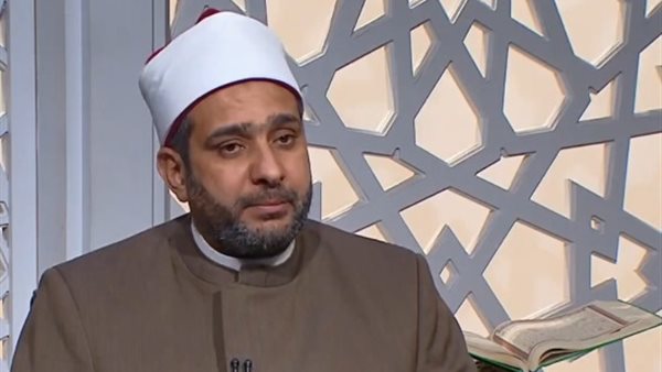 هل يجوز للزوجة أن تأخذ من مال زوجها دون إذنه إذا كان مسرفًا؟.. أمين الفتوى يجيب