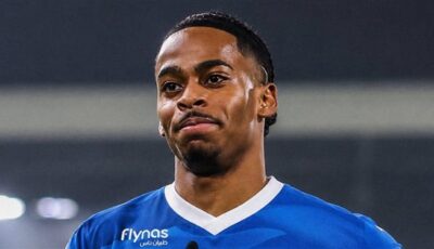 الهلال يتوصل لاتفاق مع وست هام لضم سامرفيل.. والقرار الأخير بيد اللاعب