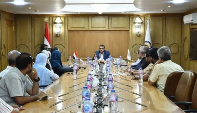 محافظ قنا يوجه بوضع خطة واضحة للنهوض بالأداء الإداري والخدمي بمستشفى قنا العام
