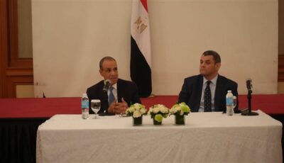 رقمنة الخدمات ودعوة لمؤتمر أغسطس.. وزير الخارجية يبحث ملفات المصريين في الفلبين