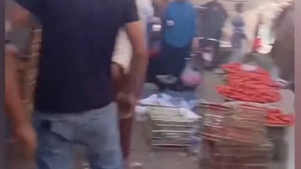 عاجل| «رفضت ترفع الأسعار على المواطنين».. ننشر تفاصيل واقعة سحل «بائعة الطماطم» بالمنوفية