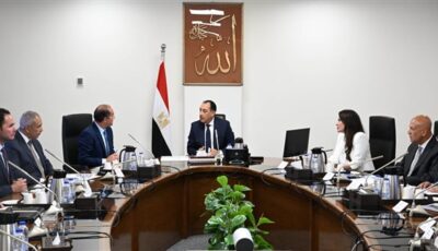 عاجل| رئيس الوزراء يراجع خطط تشغيل وصيانة محطات الصرف الصحي