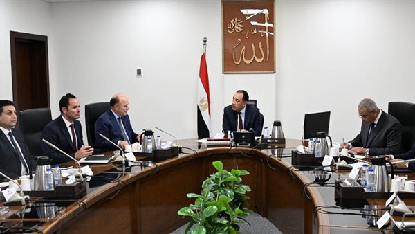 عاجل| رئيس الوزراء يستعرض الرؤية المقترحة لتطوير زراعة وصناعة الكتان