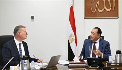 رئيس الوزراء يتابع مع وزير البترول عددا من ملفات العمل