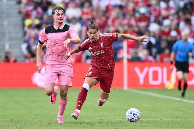 رسميًا | ليفربول يعلن عن القميص الاحتياطي للموسم الجديد 2026-2027