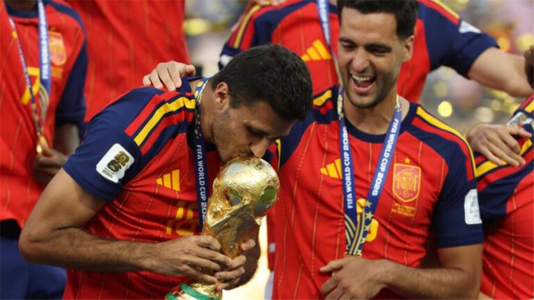 “لاعب عربي”.. مانشستر سيتي يقترب من ضم بديل رودري