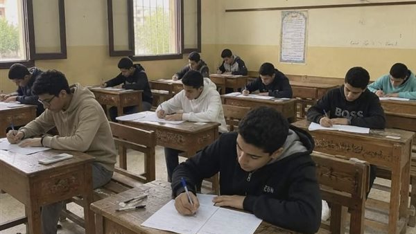 هل إعادة الثانوية العامة 2026 قرار صحيح؟..المزايا والمخاطر والبدائل أمام الطلاب