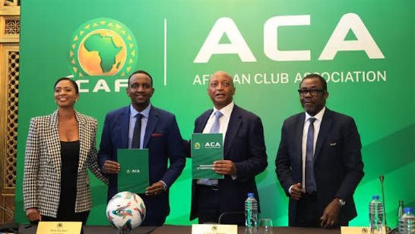 الاتحاد الأفريقي يخالف يويفا وكونكاكاف ويوافق على مقترح إنفانتينو