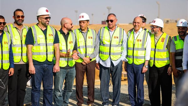 إدارة الأهلي تتابع المرحلة الأولى لأعمال الخرسانة بستاد فودافون |صور