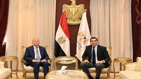 وزير الرياضة ومحافظ القاهرة يشاركان المواطنين مؤازرة «الفراعنة» أمام الأرجنتين بالمونديال.. غدًا