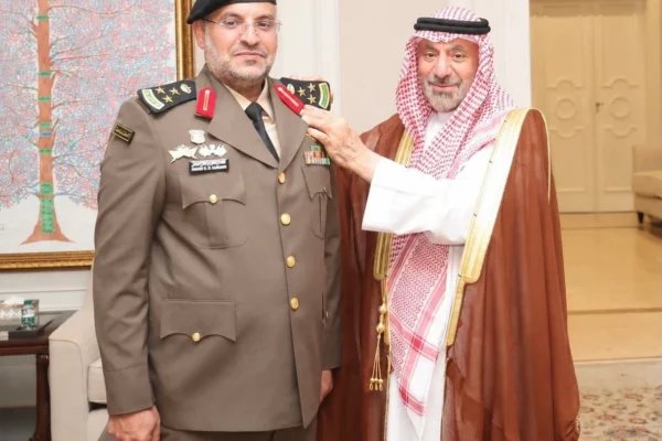 أمير نجران يقلد القرمودي رتبة عميد – أخبار السعودية