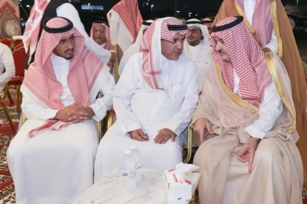 أمراء ومسؤولون يواسون أسرة الحسون في فقيدهم أحمد – أخبار السعودية