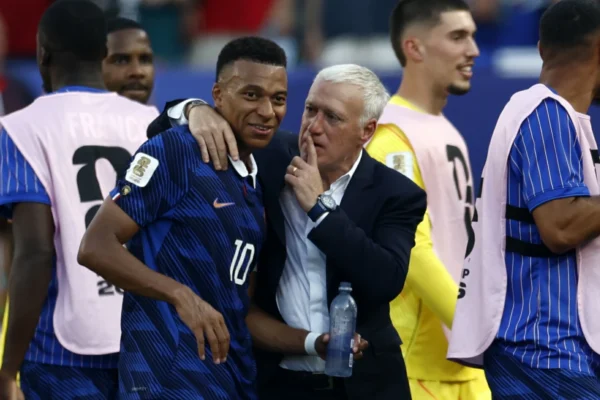 ديشامب أول مدرب يحقق 10 انتصارات في الأدوار الإقصائية – أخبار السعودية
