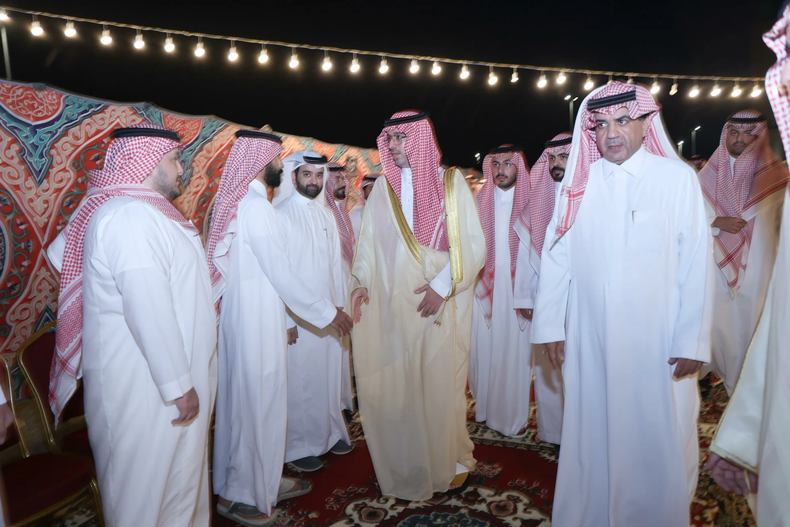 محافظ جدة وسعود بن خالد يعزيان مدير عام مؤسسة «عكاظ» في وفاة شقيقه – أخبار السعودية