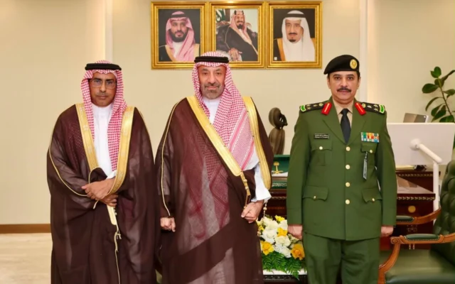 أمير نجران يكرّم مدير سجون المنطقة السابق ويلتقي المدير المكلف – أخبار السعودية