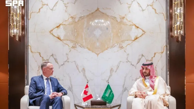 وزير الدفاع ونظيره الكندي يستعرضان العلاقات السعودية الكندية – أخبار السعودية
