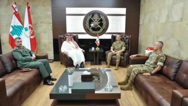 سفير المملكة لدى لبنان يلتقي قائد الجيش اللبناني – أخبار السعودية