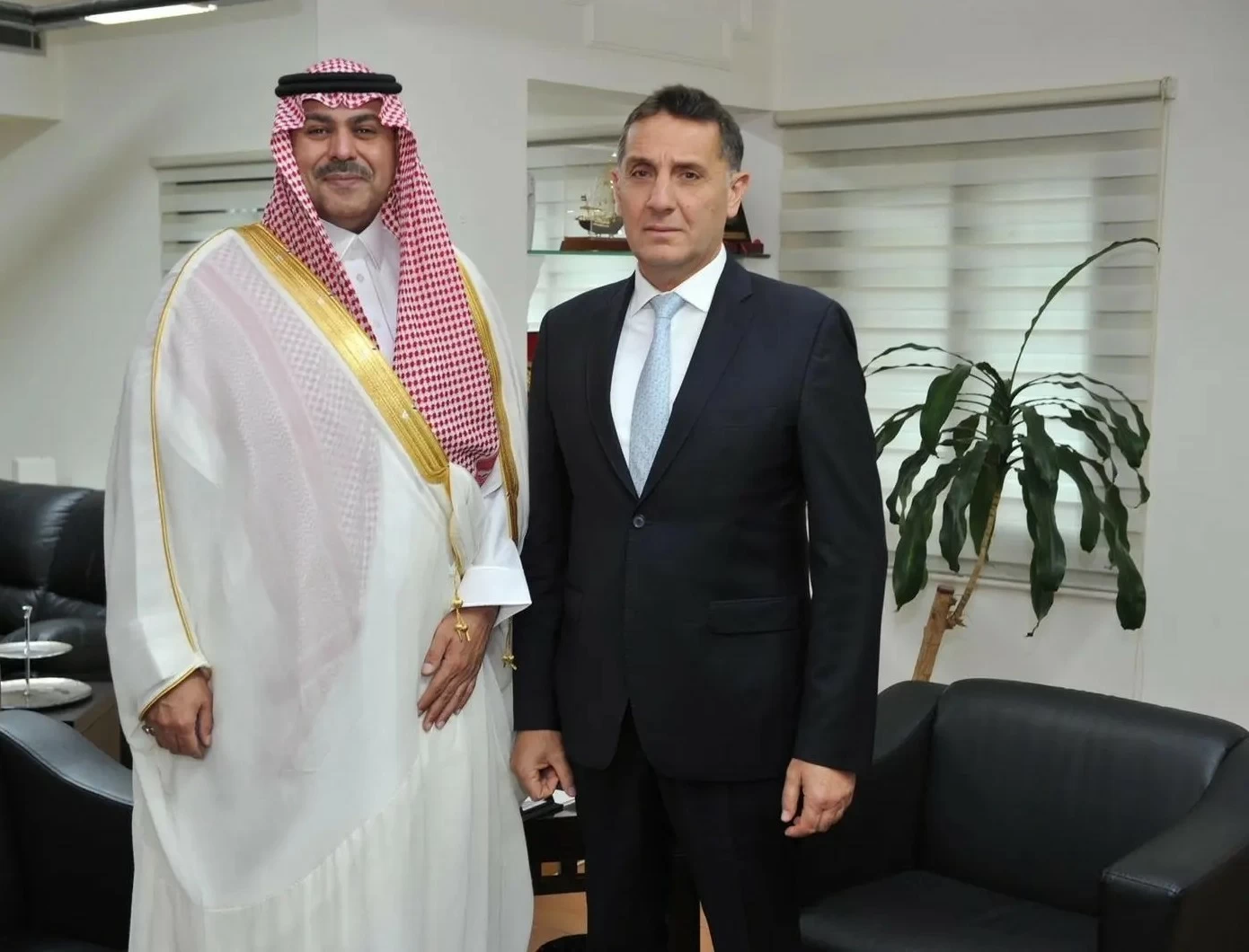 «الدوسري» يلتقي رئيس شعبة معلومات قوى الأمن الداخلي اللبناني – أخبار السعودية