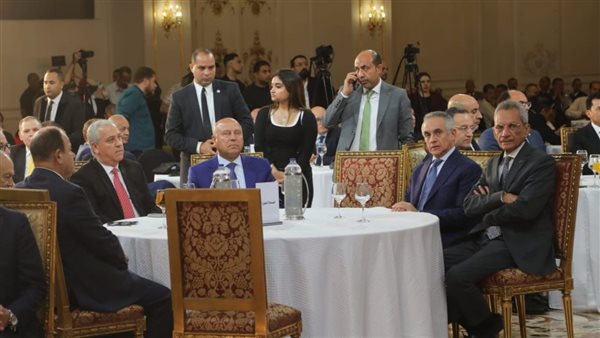 وزير النقل يشارك في احتفالية الهيئة الوطنية للصحافة لتدشين كتاب “رجل الأقدار.. سيرة قائد.. مسيرة وطن”