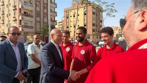 الهلال الأحمر المصري يواصل دعمه للأسر المتضررة من حريق منشية ناصر