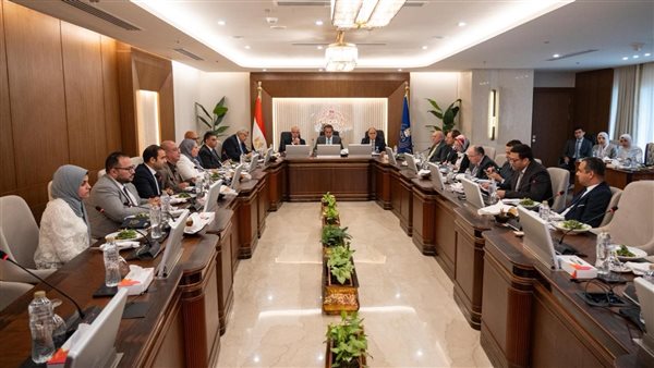 هيئة الدواء تتابع خطط تطوير المنظومة الدوائية وتعزيز التعاون بين الجهات المعنية لتحقيق الأمن الدوائي