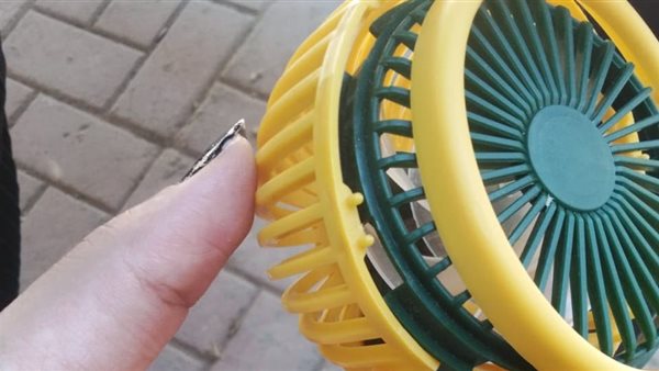 «آخر صيحات الغش».. ضبط سماعة داخل مروحة مع طالبة في لجنة بقنا
